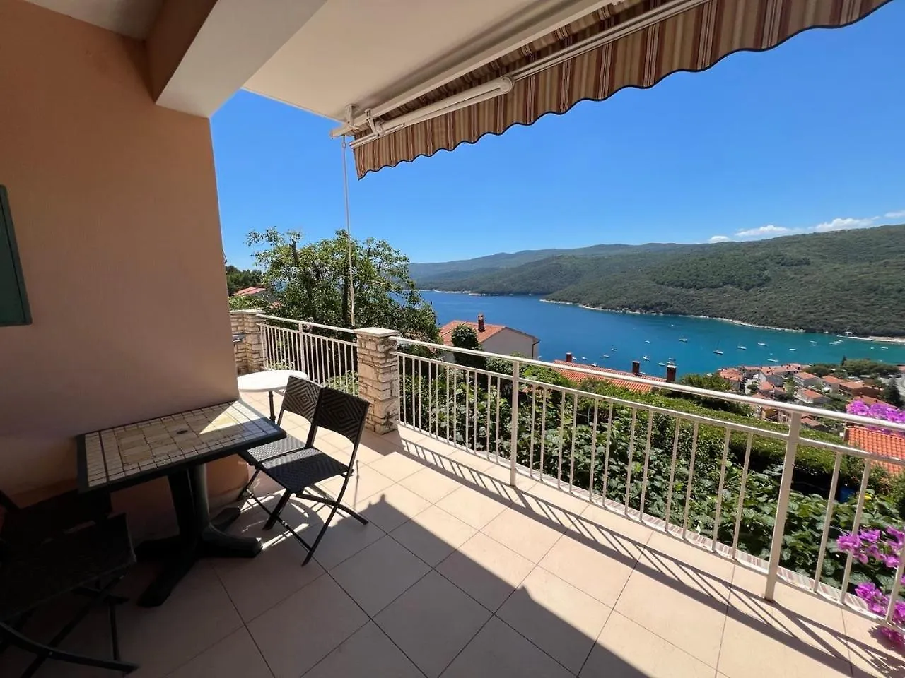 Apartments Alma Rabac 0*,