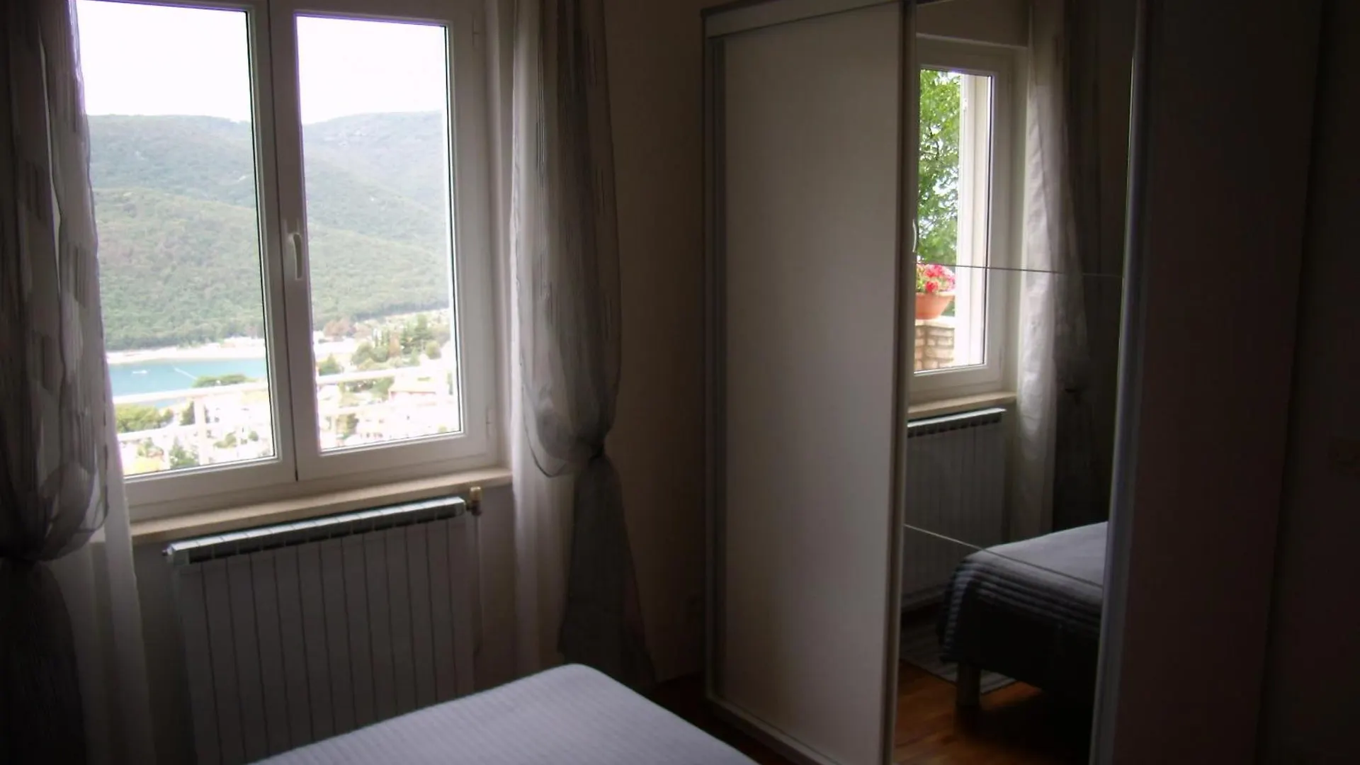 Apartments Alma Rabac