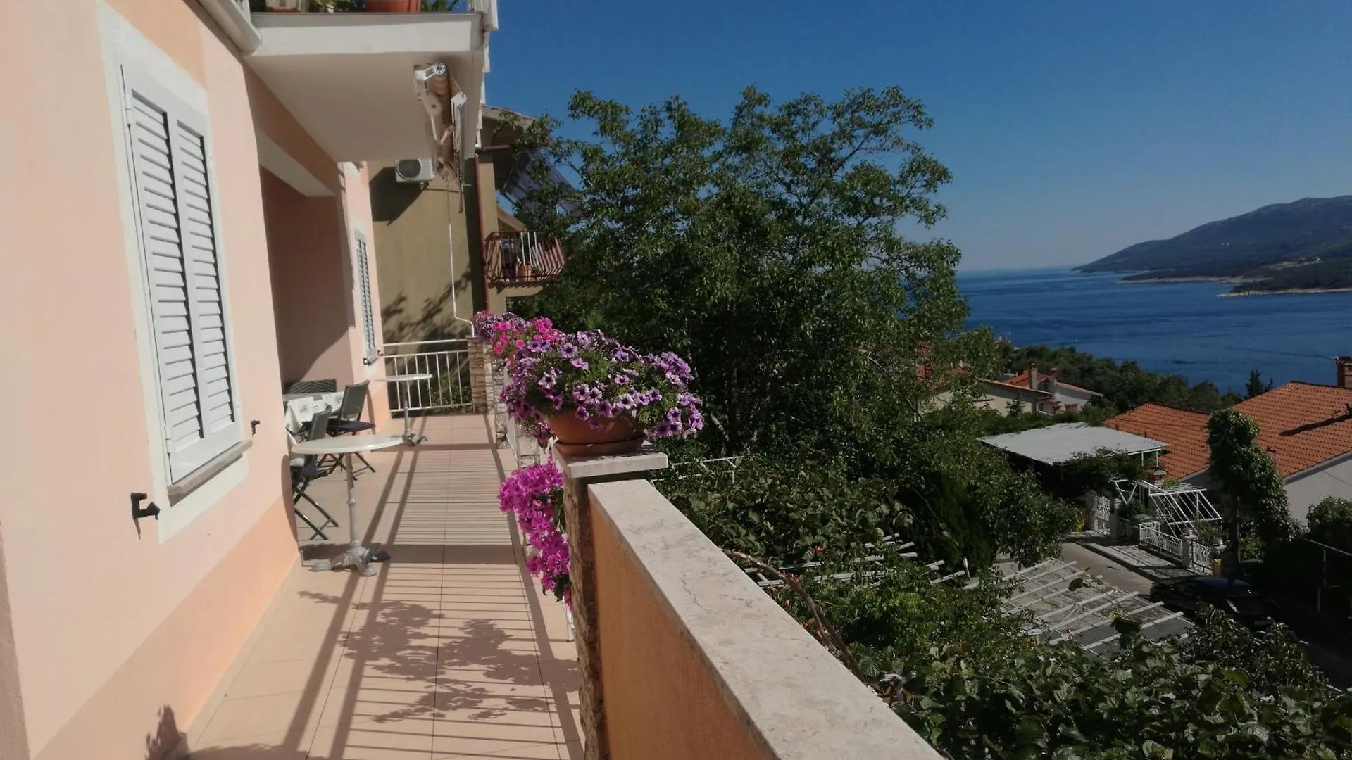 Apartments Alma Rabac